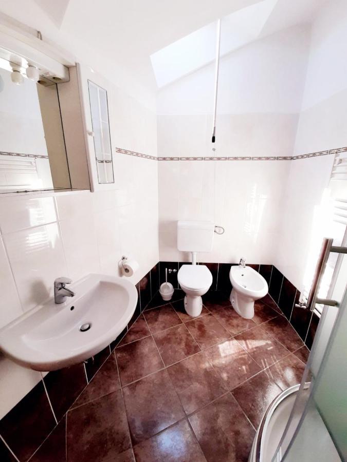 Apartments Izabela Muzic-Fornaric Cres Εξωτερικό φωτογραφία