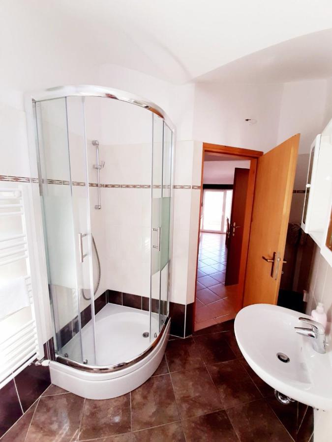 Apartments Izabela Muzic-Fornaric Cres Εξωτερικό φωτογραφία