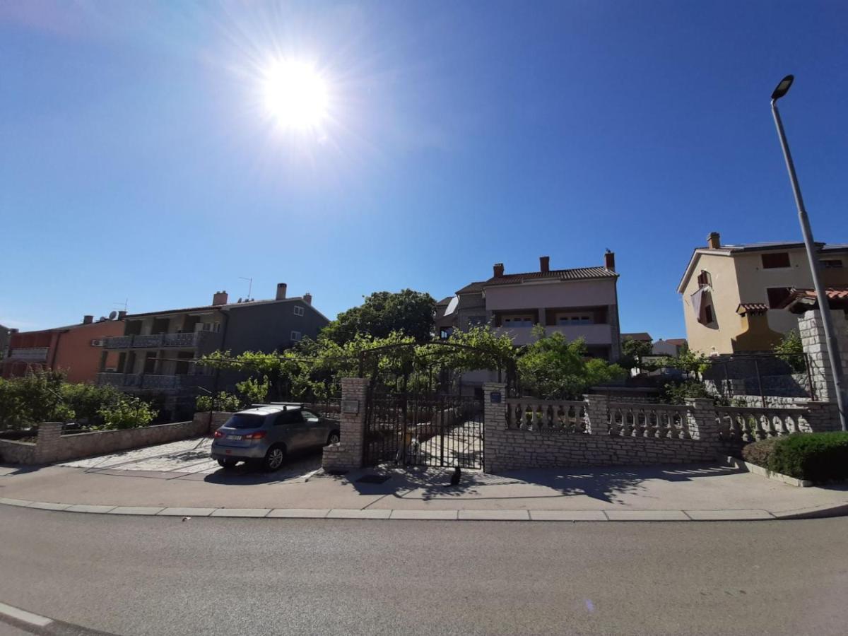Apartments Izabela Muzic-Fornaric Cres Εξωτερικό φωτογραφία