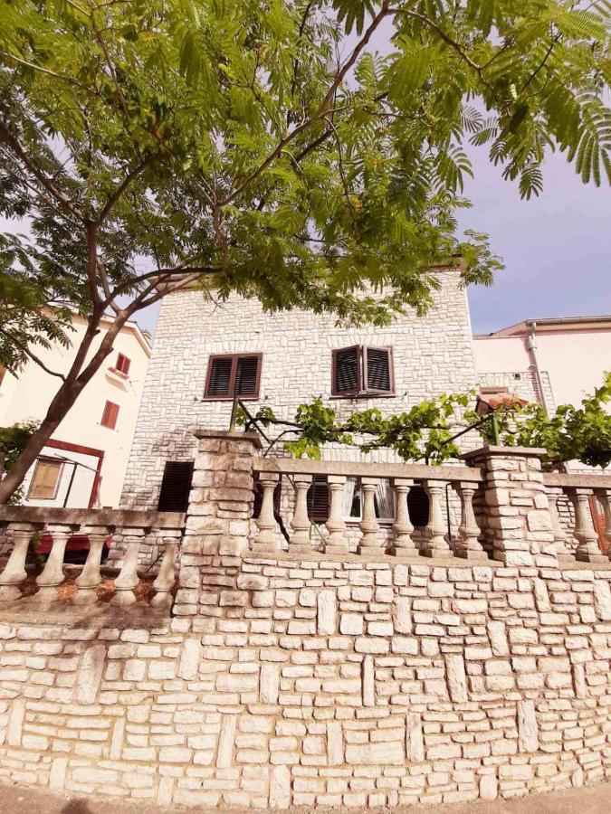 Apartments Izabela Muzic-Fornaric Cres Εξωτερικό φωτογραφία