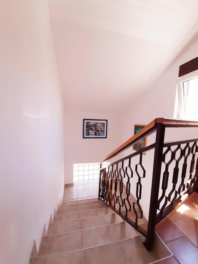 Apartments Izabela Muzic-Fornaric Cres Εξωτερικό φωτογραφία