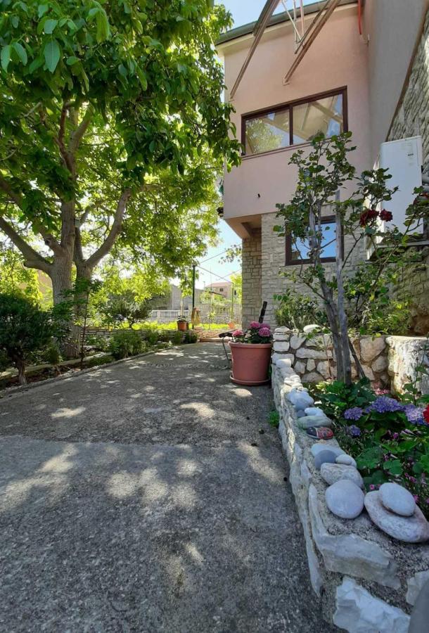 Apartments Izabela Muzic-Fornaric Cres Εξωτερικό φωτογραφία