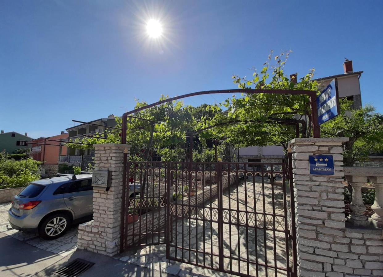 Apartments Izabela Muzic-Fornaric Cres Εξωτερικό φωτογραφία